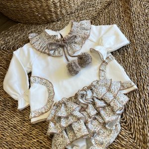 Sudadera beige+braga tela MONTPELLIER de La Martinica, Invierno 2025